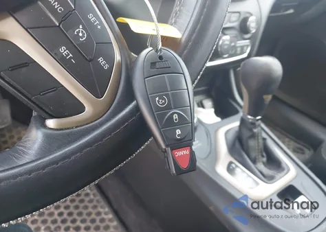 2016 Jeep Cherokee Latitude из США, поврежденный, VIN 1C4PJMCB6GW192032